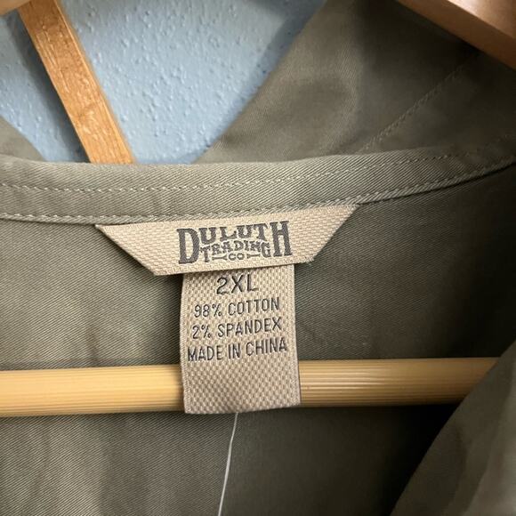 NWT Duluth Trading Company Freewill Twill Shirt - Picture 2 of 3